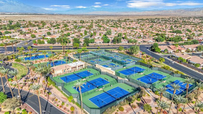 Building Photo - 37468 Westridge Ave