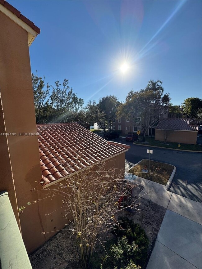 Building Photo - 4840 N State Rd 7