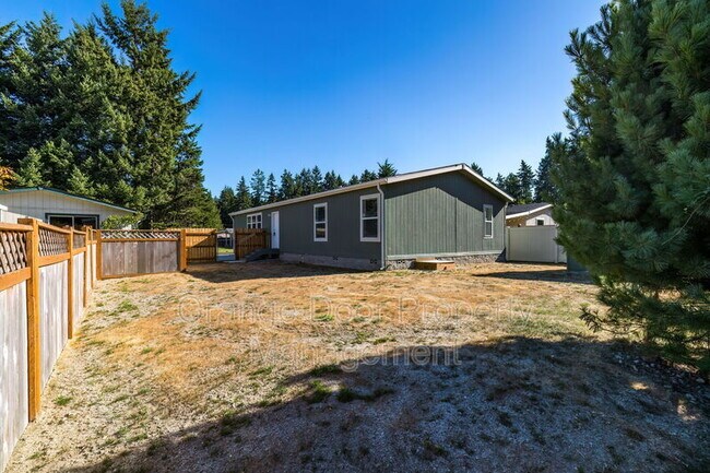 Building Photo - 2106 SE Richmond Ln