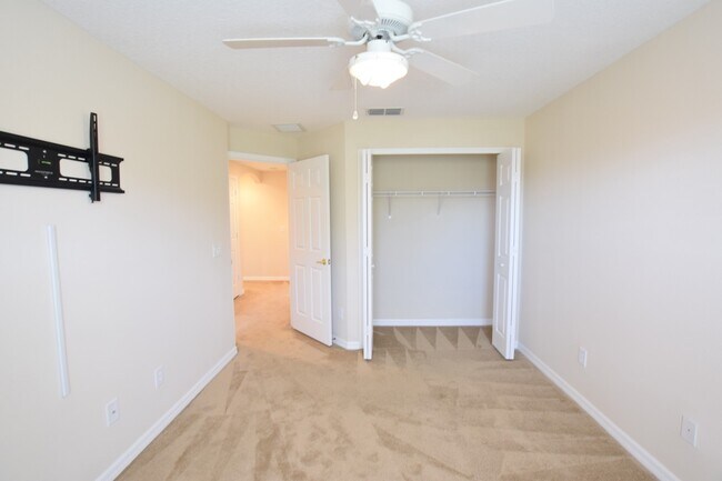Building Photo - 1224 Travertine Terrace