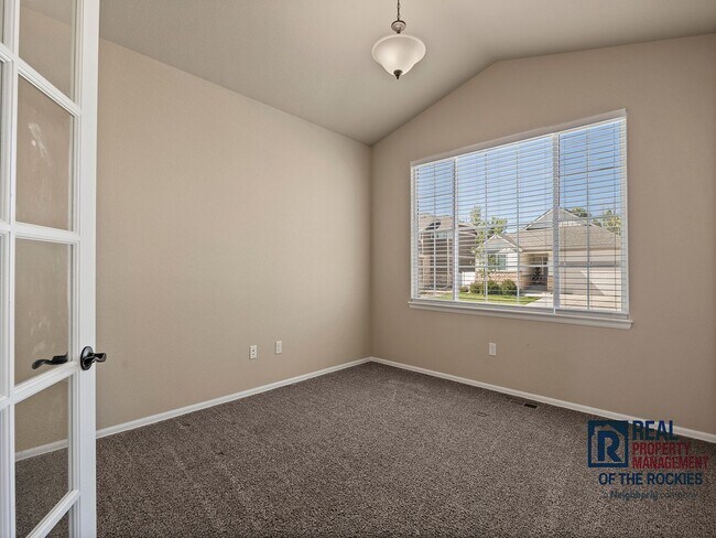 Building Photo - Amazing 4 Bed 3.5 Bath House in Severance!