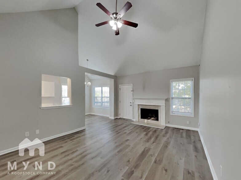 Building Photo - 17 Richmond Dr