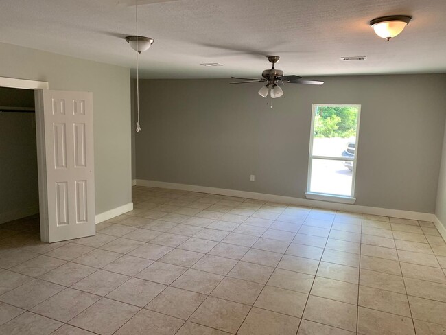 Building Photo - Gorgeous all renovated Home in Lumberton, TX!