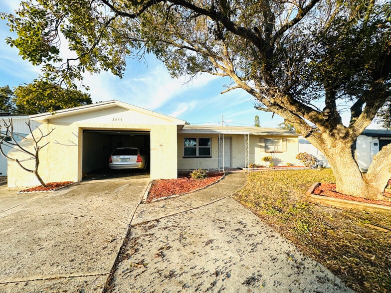 Building Photo - 3545 Holiday Lake Dr