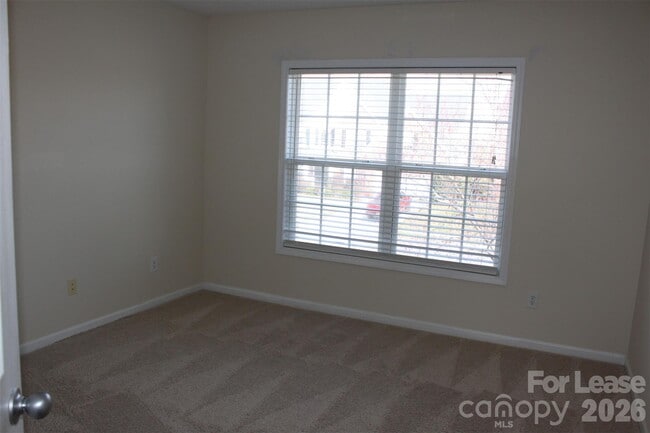 Building Photo - 9651 Laurie Ave NW