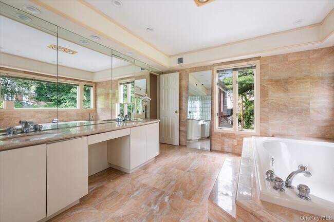 Building Photo - 1 Parkside Dr