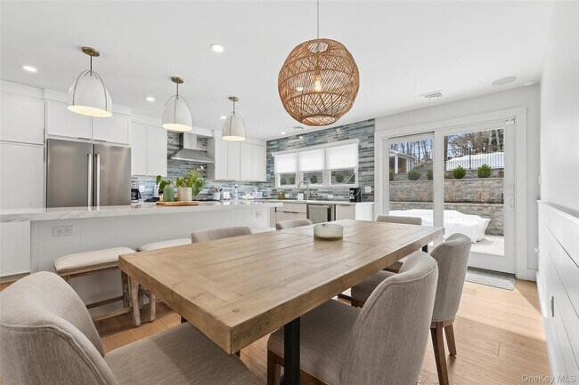 Building Photo - 6 W Landing Rd