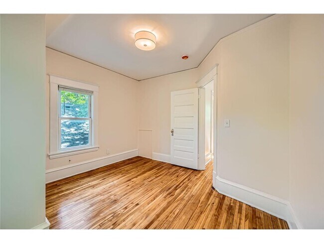 Building Photo - 3014 N Humboldt Ave