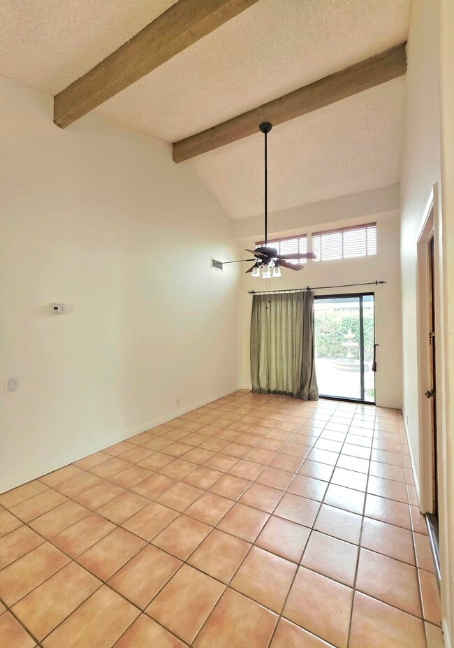 Building Photo - 40329 Sagewood Dr