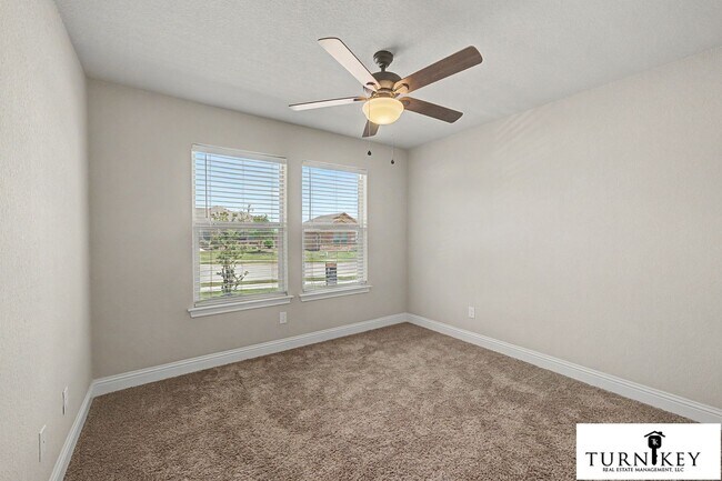 Building Photo - 1324-1328 White Sand Dr