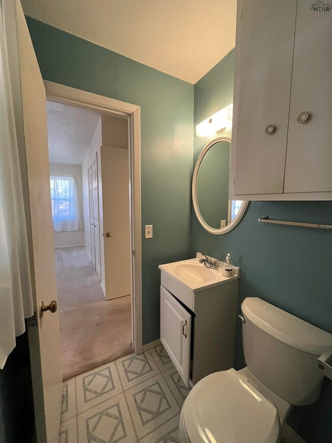 Building Photo - 4723 N Shore Dr