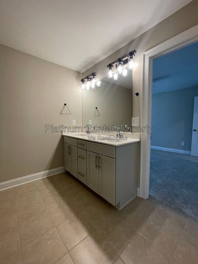 Building Photo - 3215 Summerpoint Crossing