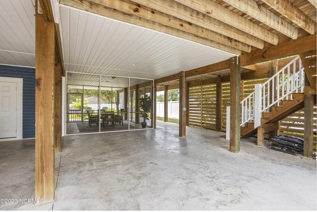 Building Photo - OFF-SEASON MONTHLY RENTAL - ESCAPE THE WINTER MONTHS!!!