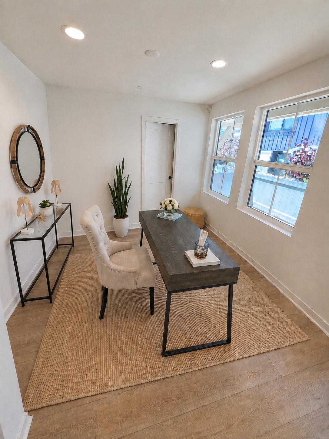 Building Photo - 2586 Delphinium Ln