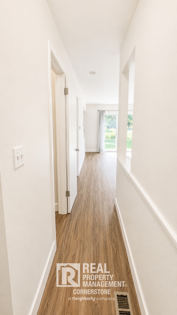 Building Photo - Spacious 2BR Townhome in Gull Lake Schools | Dog Friendly