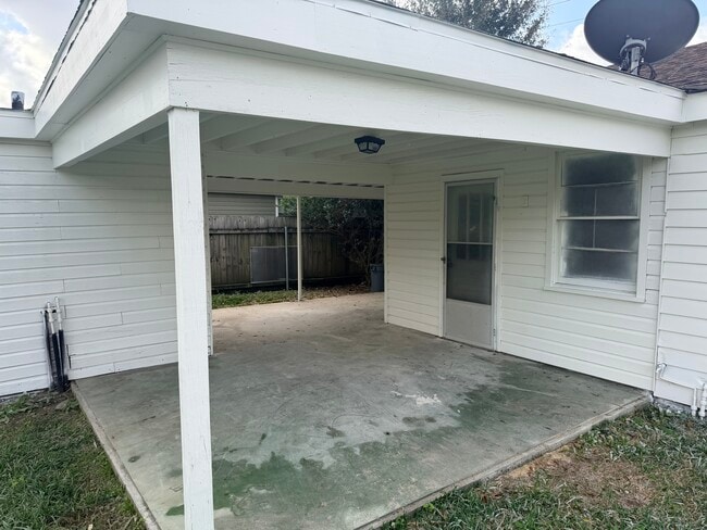 Building Photo - 1117 Evergreen Dr