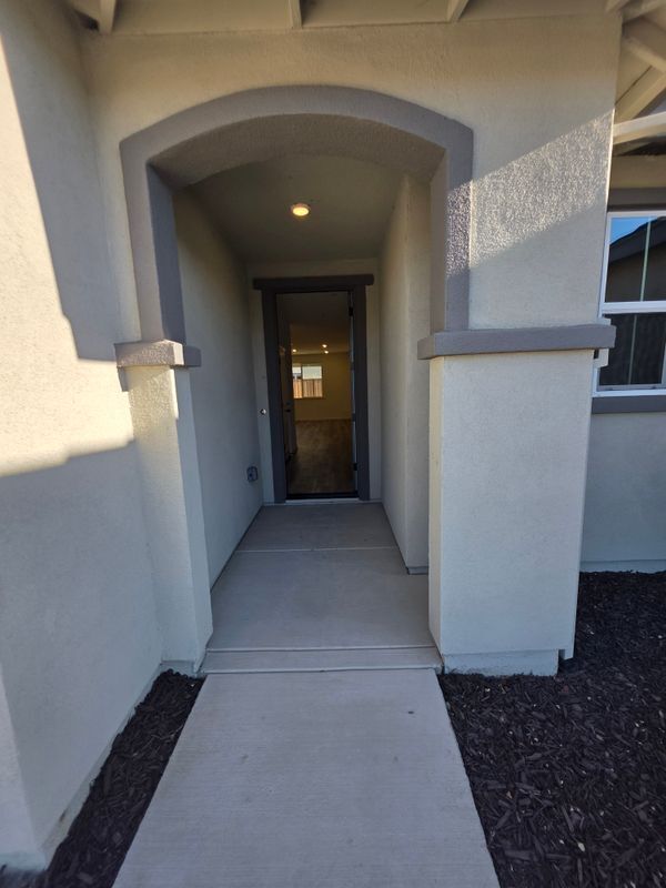 Building Photo - 2508 Oleander Dr