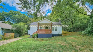 Building Photo - Cute little 2 BR / 1 BA up for lease!