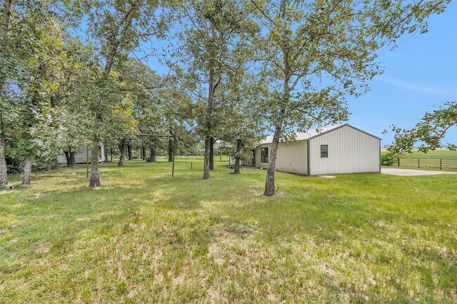 Building Photo - 1194 Private Rd 1311