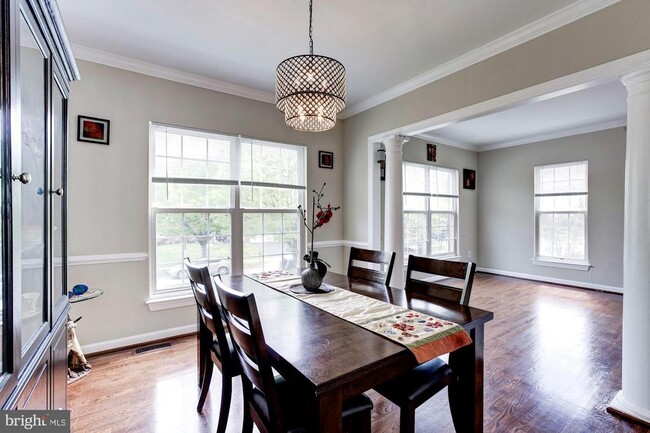 Building Photo - 13724 Valley Oak Cir