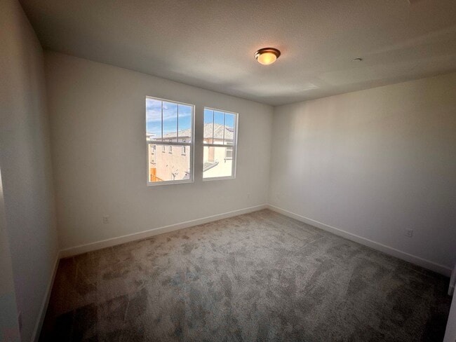 Building Photo - New Bay Point Home