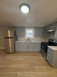 Building Photo - 507 Howard Ave