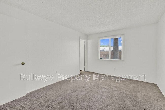 Building Photo - 13811 N 37th Way