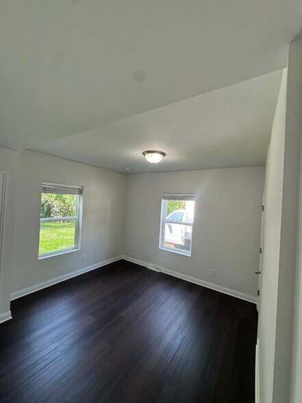 Building Photo - 557 West St
