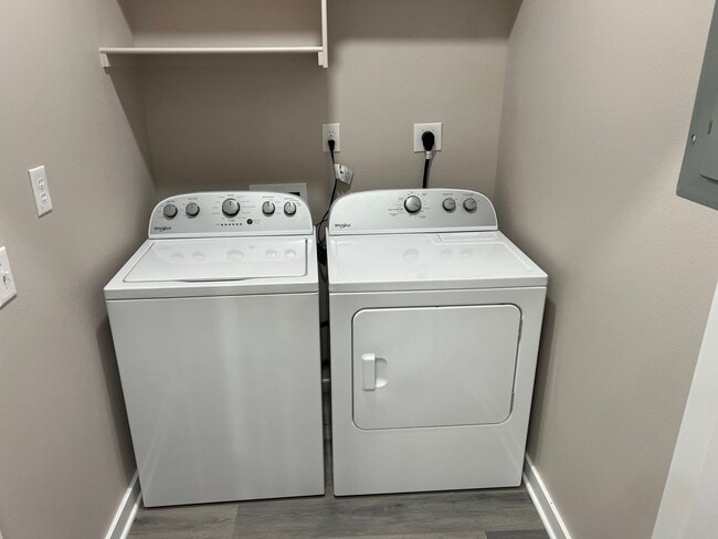 Building Photo - 923 Callie Ave