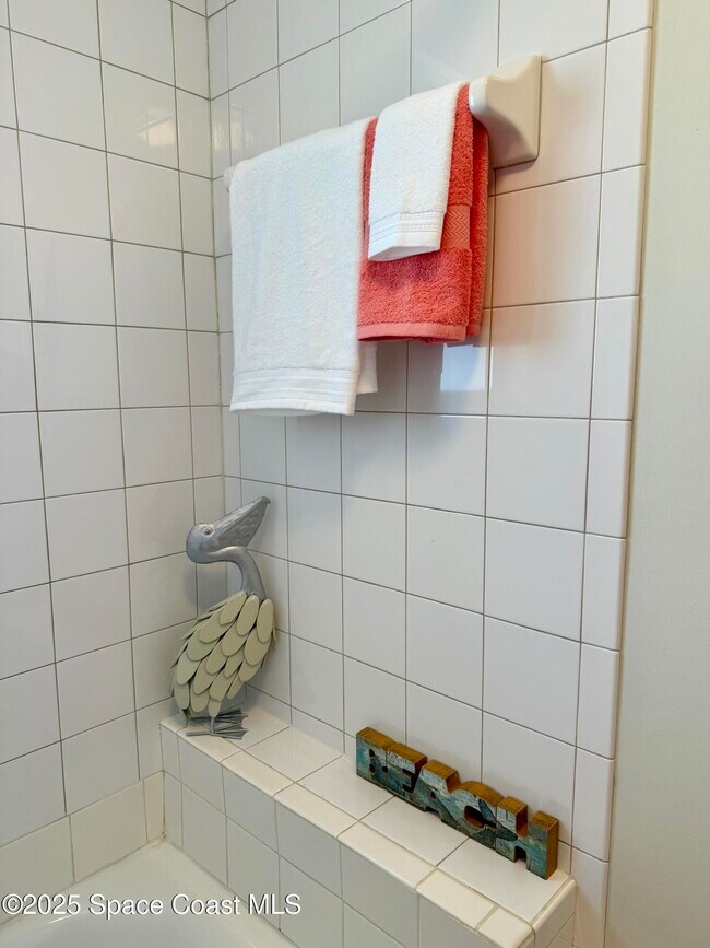 Building Photo - 240 Acorn Dr