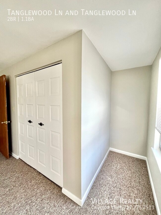 Building Photo - 442 Tanglewood Ln