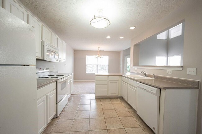 Building Photo - 9246 Eden Woods Ct
