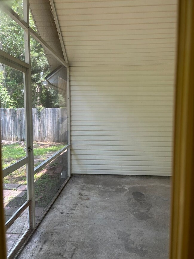 Building Photo - 126 Dukes Way