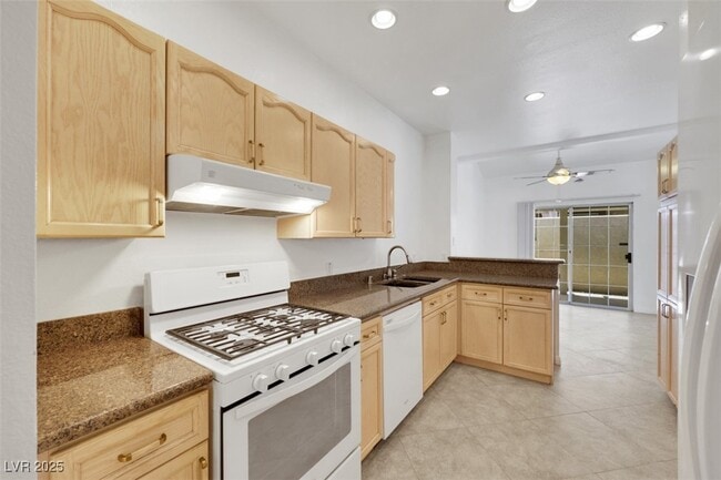 Building Photo - 2607 Peat Moss Ave