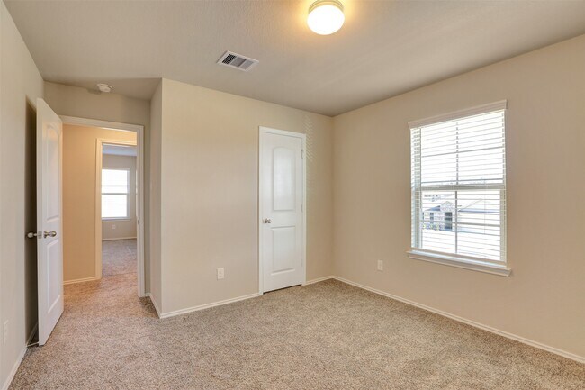 Building Photo - 13845 Rock Island Trl