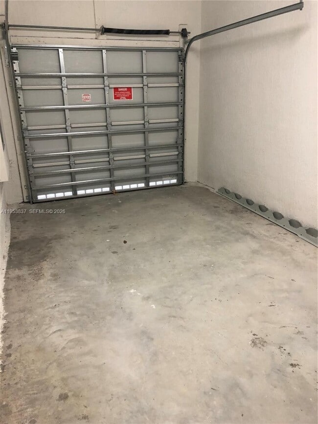 Building Photo - 2610 SE 13th St