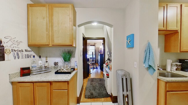 Building Photo - 1925 Grove Ave