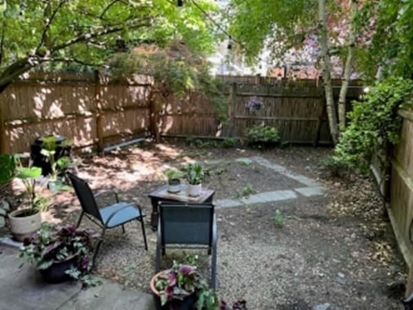 Building Photo - 107 Chandler St