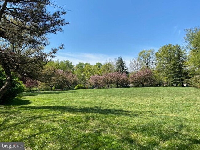 Building Photo - 947 Farm Haven Dr