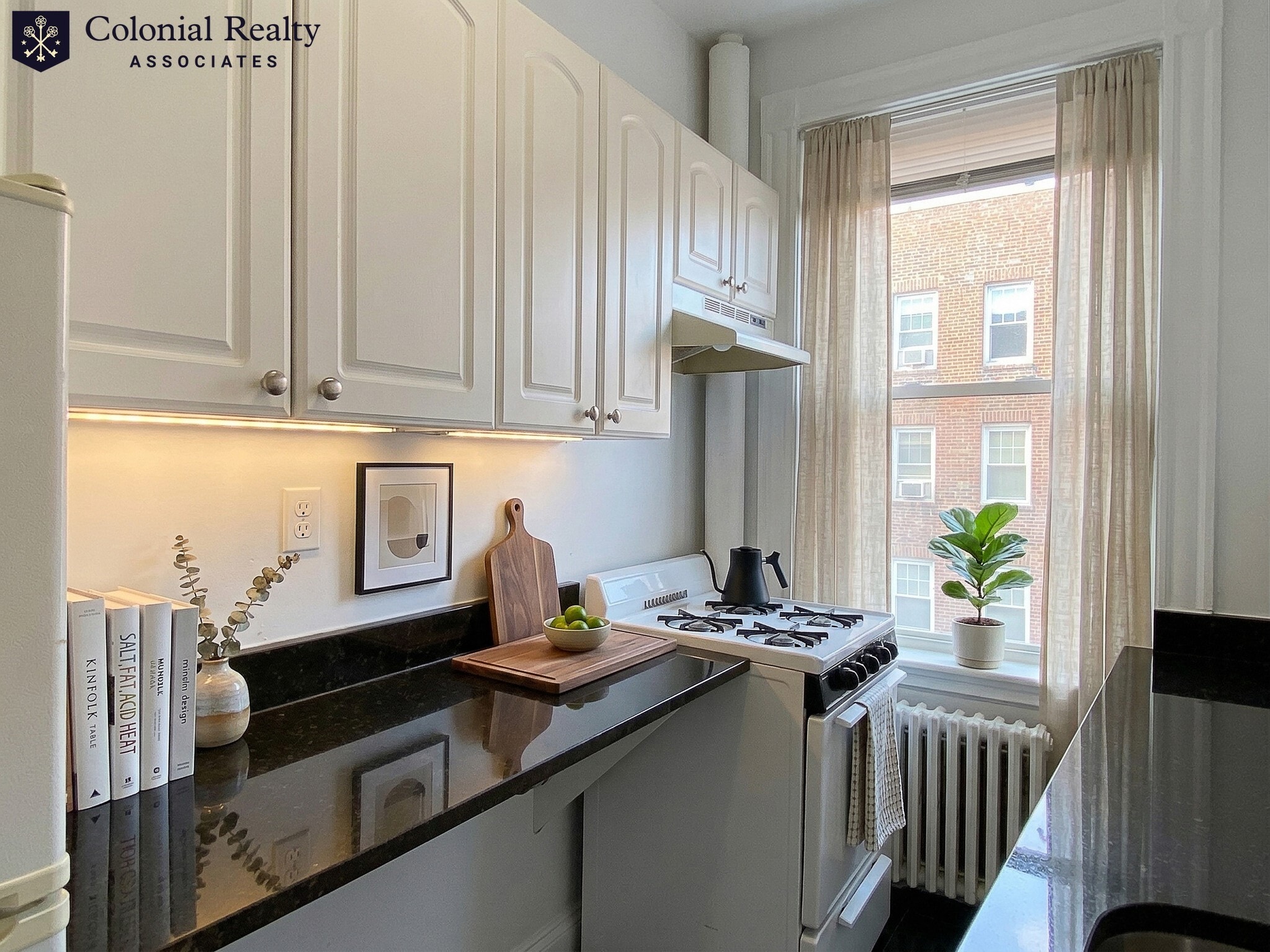 Building Photo - 42 Strathmore Rd