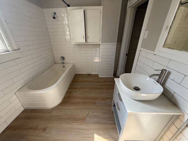 Building Photo - 1923 S Izard St