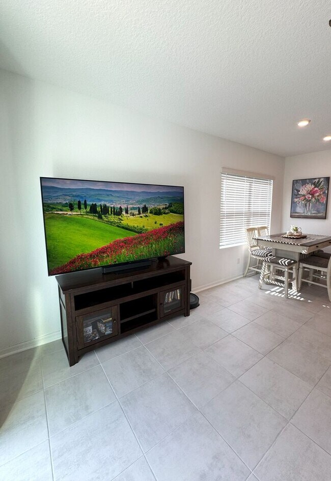 Building Photo - 3 BR/  2.5 BA  Townhome - ANNIES WALK