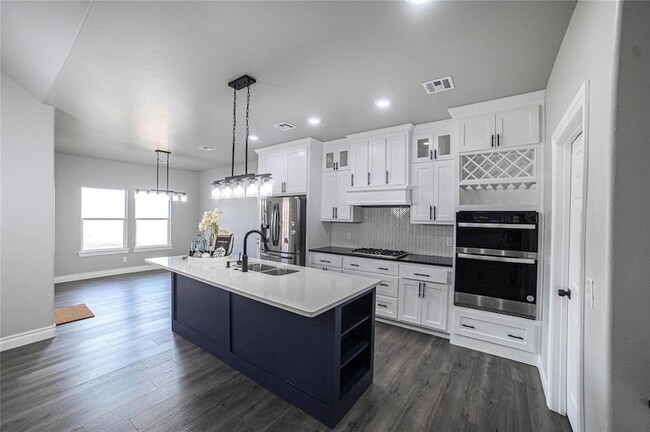 Building Photo - 4715 White Tail Ct