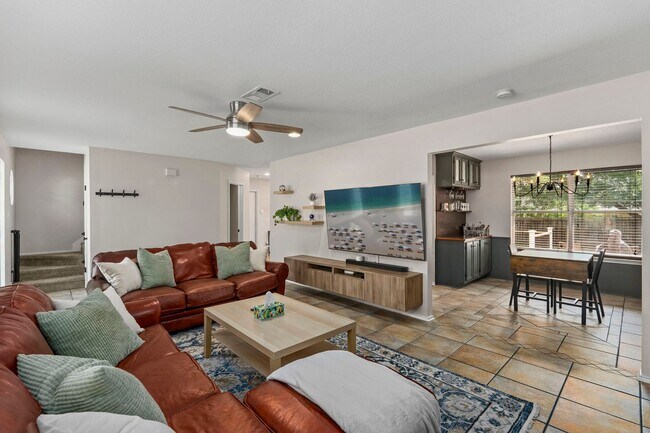 Building Photo - 3 Bedroom/2.5 Bath Northwest Park