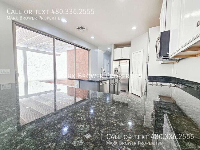 Building Photo - 8964 W Northview Ave