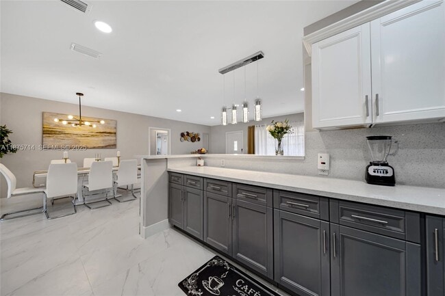 Building Photo - 241 Oceanic Ave