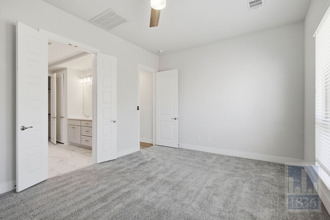 Building Photo - 216 Monrovia Wy