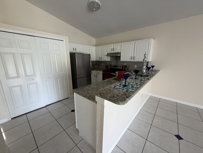 Building Photo - 1074 Universal Rest Pl