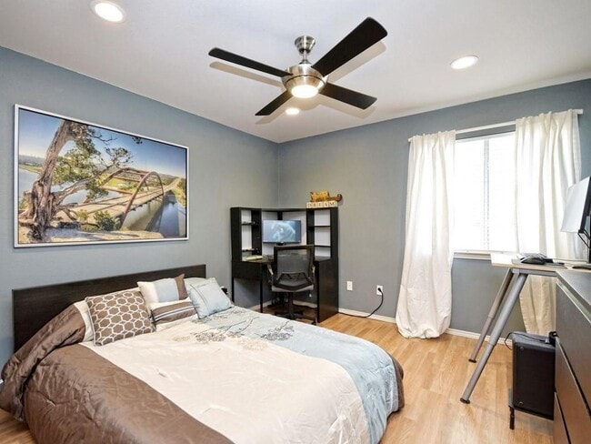 Building Photo - 1110 Fossil Cove