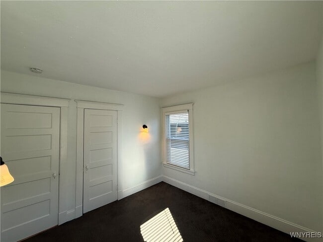 Building Photo - 95 Inwood Pl